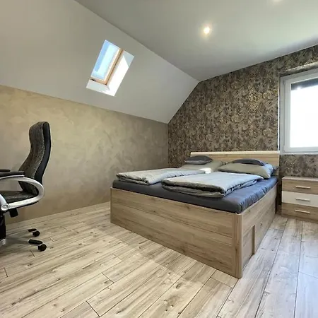 Appartement Arena *